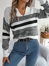 Load image into Gallery viewer, StripeStyle - Lässiges Strick-Top mit V-Ausschnitt