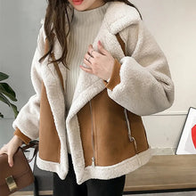 Load image into Gallery viewer, LambsWool - Dicke Wollpelzjacke
