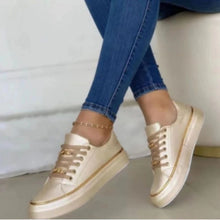 Load image into Gallery viewer, Chaina - Ketten-Detail Low-Top Herbst Sneaker