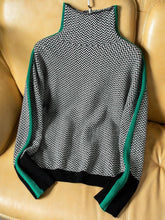Load image into Gallery viewer, TrendyKorean - Rollkragenpullover aus Strick