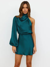 Load image into Gallery viewer, GiftDress - Langärmeliges Kleid aus Satin