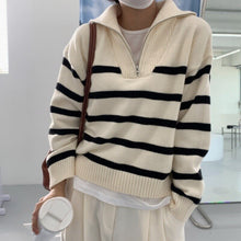 Load image into Gallery viewer, SenseZip - Schicker gestreifter Strickpullover