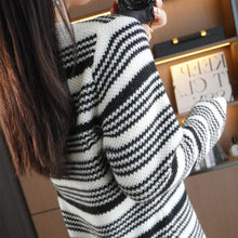 Load image into Gallery viewer, Cashmoro - Winterpullover mit O-Ausschnitt
