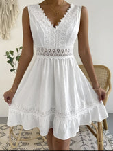 Load image into Gallery viewer, PatchEleg - Elegantes rückenfreies Minikleid