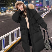 Load image into Gallery viewer, PaddedChic - Gepolsterte Parkas mit großem Pelzkragen