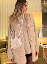 Load image into Gallery viewer, FurryChic - Ärmellose Weste Pelzjacke