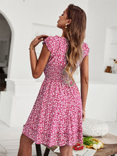 Load image into Gallery viewer, SquareCas - Geblümtes Minikleid mit quadratischem Kragen