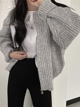 Load image into Gallery viewer, HarajukuZip - Abgeschnittener Harajuku-Strickpullover