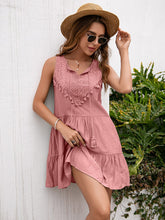 Load image into Gallery viewer, TasselEleg - Hochtailliertes Minikleid mit Quasten