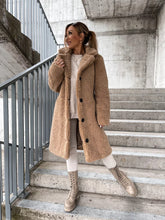 Load image into Gallery viewer, Luxe - Plüsch-Kunstpelz-Jacke