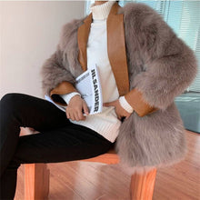 Load image into Gallery viewer, LeatherChic - Zweireihige Fuchs-Pelzjacke