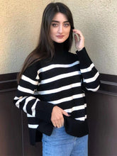 Load image into Gallery viewer, ChicStripes - Eleganter übergroßer Strickpullover