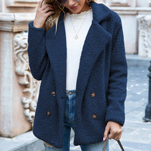 Load image into Gallery viewer, ButtonedFur - Taschen-Pelzjacke