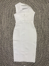 Load image into Gallery viewer, WhiteColor - Bodycon-Minikleid mit Knopfleiste