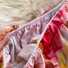 Load image into Gallery viewer, ChicRuffle - Strandpartykleid mit Blumenmuster