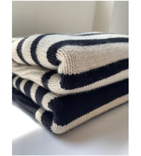 Load image into Gallery viewer, WarmStripes - Rollkragenstrickpullover Femme