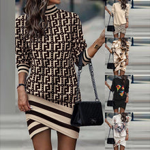 Load image into Gallery viewer, Geometrisches Muster - Bodycon-Kleid mit Rollkragen