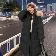 Load image into Gallery viewer, PaddedChic - Gepolsterte Parkas mit großem Pelzkragen
