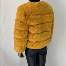 Load image into Gallery viewer, FluffChic - Flauschige kurze Pelzjacke