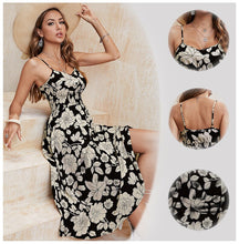 Load image into Gallery viewer, Soli - Lässiges Neckholder-Minikleid