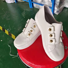 Load image into Gallery viewer, Riveta - Nieten-Schnürsenkel einfarbiger Sneaker