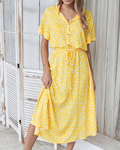 Load image into Gallery viewer, Veronica - Kleid mit V-Ausschnitt und Punktedruck