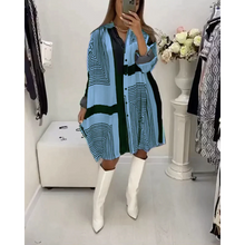 Load image into Gallery viewer, Gemma - Kleid mit Knöpfen und Druck