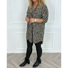 Load image into Gallery viewer, Quirina - Elegante Bluse mit Leopardenmuster