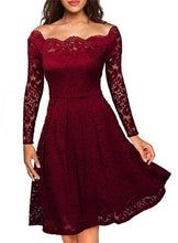 Load image into Gallery viewer, Emma - Vintage Kleid aus geblümter Spitze