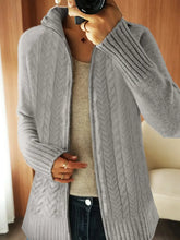 Load image into Gallery viewer, Hazel - Lässige Strickjacke mit Rollkragen und langen Ärmeln