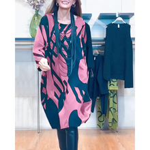 Load image into Gallery viewer, Odetta - Kleid mit Druck und Rundhalsausschnitt