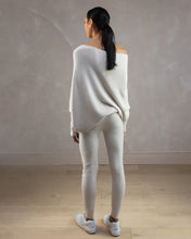 Load image into Gallery viewer, Roza - Asymmetrischer Cloud Drapierter Pullover