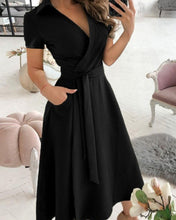 Load image into Gallery viewer, Ramona - Kleid in A-Linie mit kurzen Ärmeln