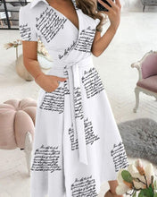 Load image into Gallery viewer, Ramona - Kleid in A-Linie mit kurzen Ärmeln