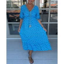 Load image into Gallery viewer, Yanah - Freizeitkleid mit V-Ausschnitt und Muster