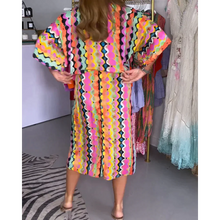 Load image into Gallery viewer, Joan - Kleid mit V-Ausschnitt und Halben Ärmeln