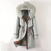 Load image into Gallery viewer, Danica -Komfortable Parka mit Fellkapuze und Taillengürtel