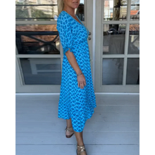 Load image into Gallery viewer, Yanah - Freizeitkleid mit V-Ausschnitt und Muster