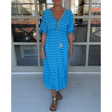 Load image into Gallery viewer, Yanah - Freizeitkleid mit V-Ausschnitt und Muster