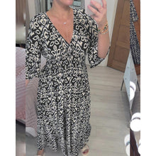Load image into Gallery viewer, Sherlyn - Maxikleid mit Druck