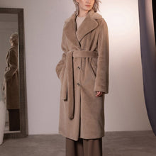 Load image into Gallery viewer, Wanda - Langer Damen Wintermantel