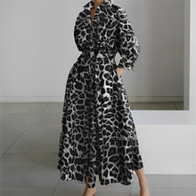 Load image into Gallery viewer, Dea - Langes fluffiges Kleid