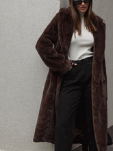 Load image into Gallery viewer, Wanda - Langer Damen Wintermantel