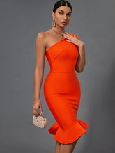 Load image into Gallery viewer, Ember - Oranje Bandage Jurk met één schouder