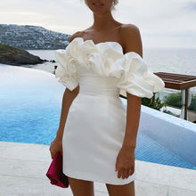 Load image into Gallery viewer, BlissfulBloom - Off-the-shoulder jurk met ruches