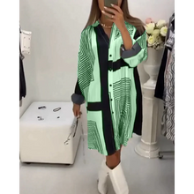 Load image into Gallery viewer, Gemma - Kleid mit Knöpfen und Druck