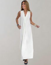 Load image into Gallery viewer, Silvia - Schlankmachendes Kleid mit V-Ausschnitt