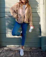 Load image into Gallery viewer, Vina - Kuschelige Teddyjacke