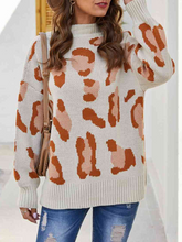 Load image into Gallery viewer, Mona - Strickpullover mit Tiermuster