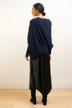 Load image into Gallery viewer, Roza - Asymmetrischer Cloud Drapierter Pullover